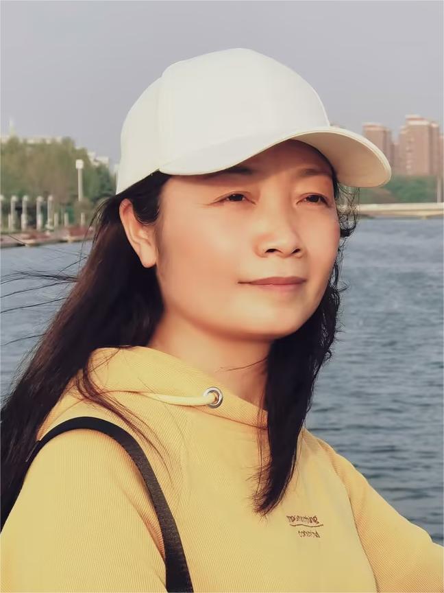 潘彦彩.jpg